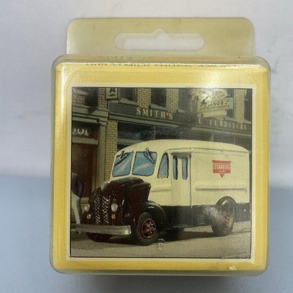 Vintage Magnuson Walthers Divco Milk Delivery Truck 2 Vehicle Kit HO Scale - Picture 1 of 6